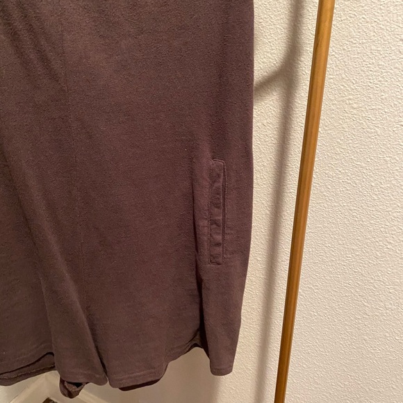 Distressed backless romper with pockets - Picture 3 of 3